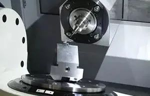 震惊：直径仅为0.01毫米的钻孔加工，是如何实现的！！！的图4